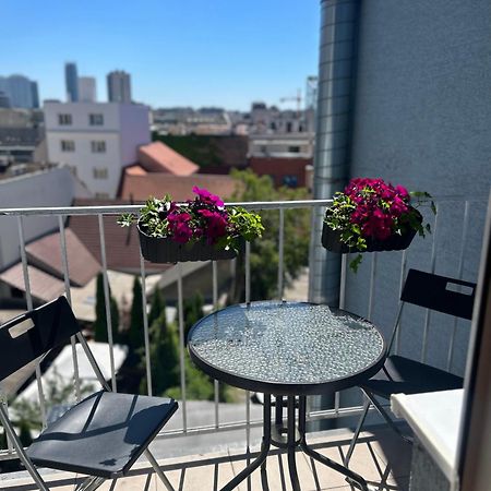 Plaza De Luxe Appartement Bratislava Buitenkant foto