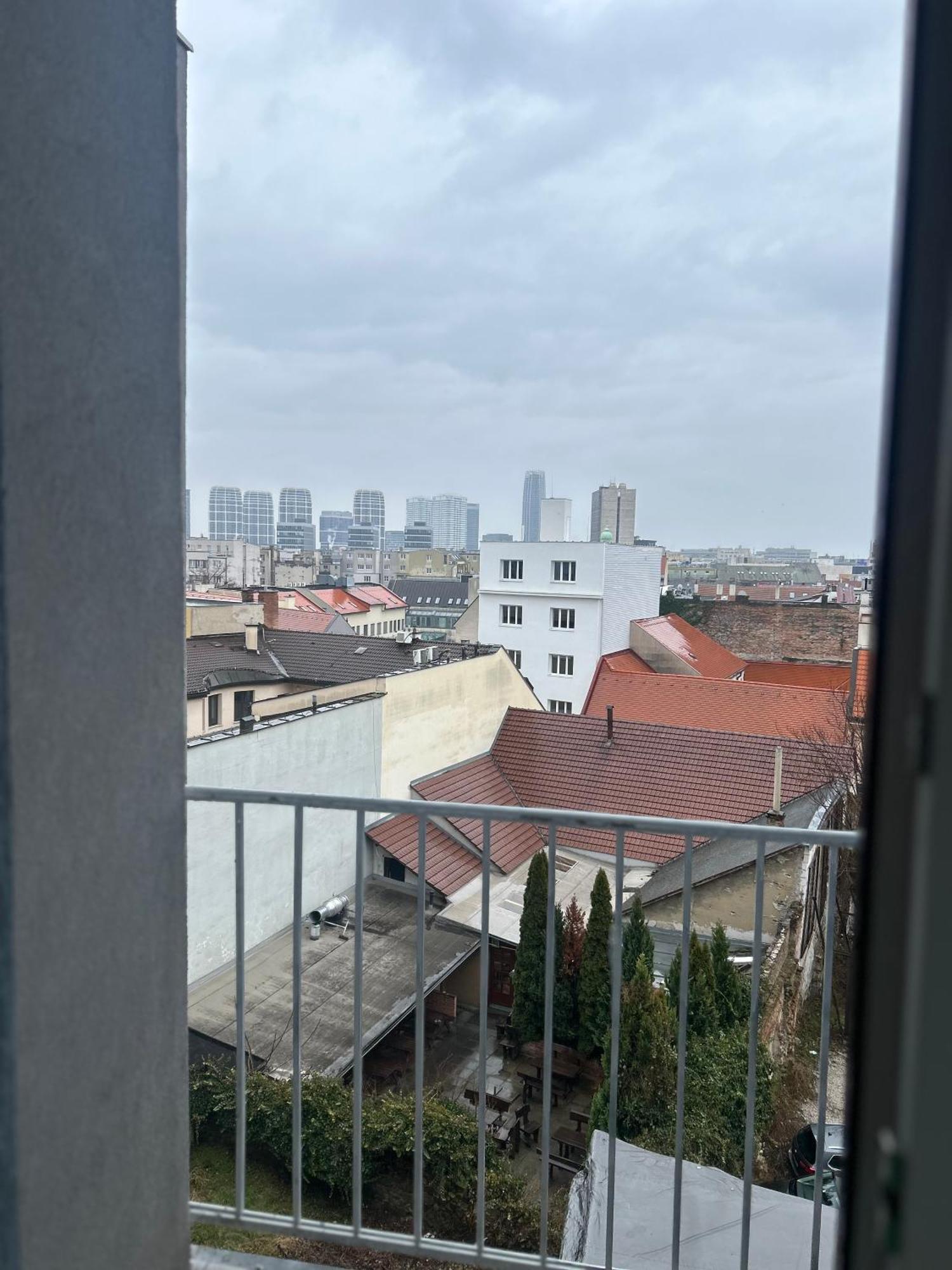 Plaza De Luxe Appartement Bratislava Buitenkant foto