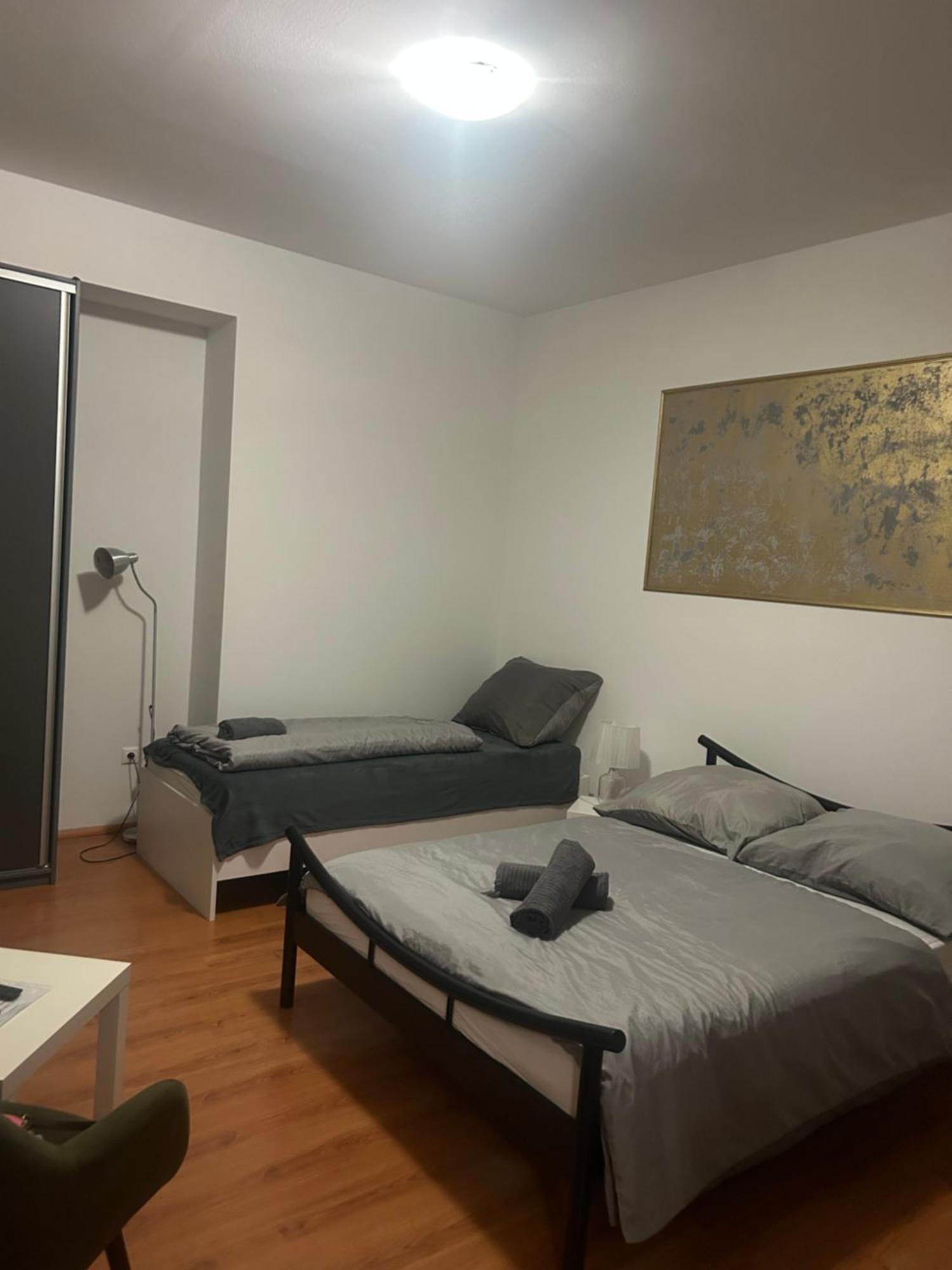 Plaza De Luxe Appartement Bratislava Buitenkant foto