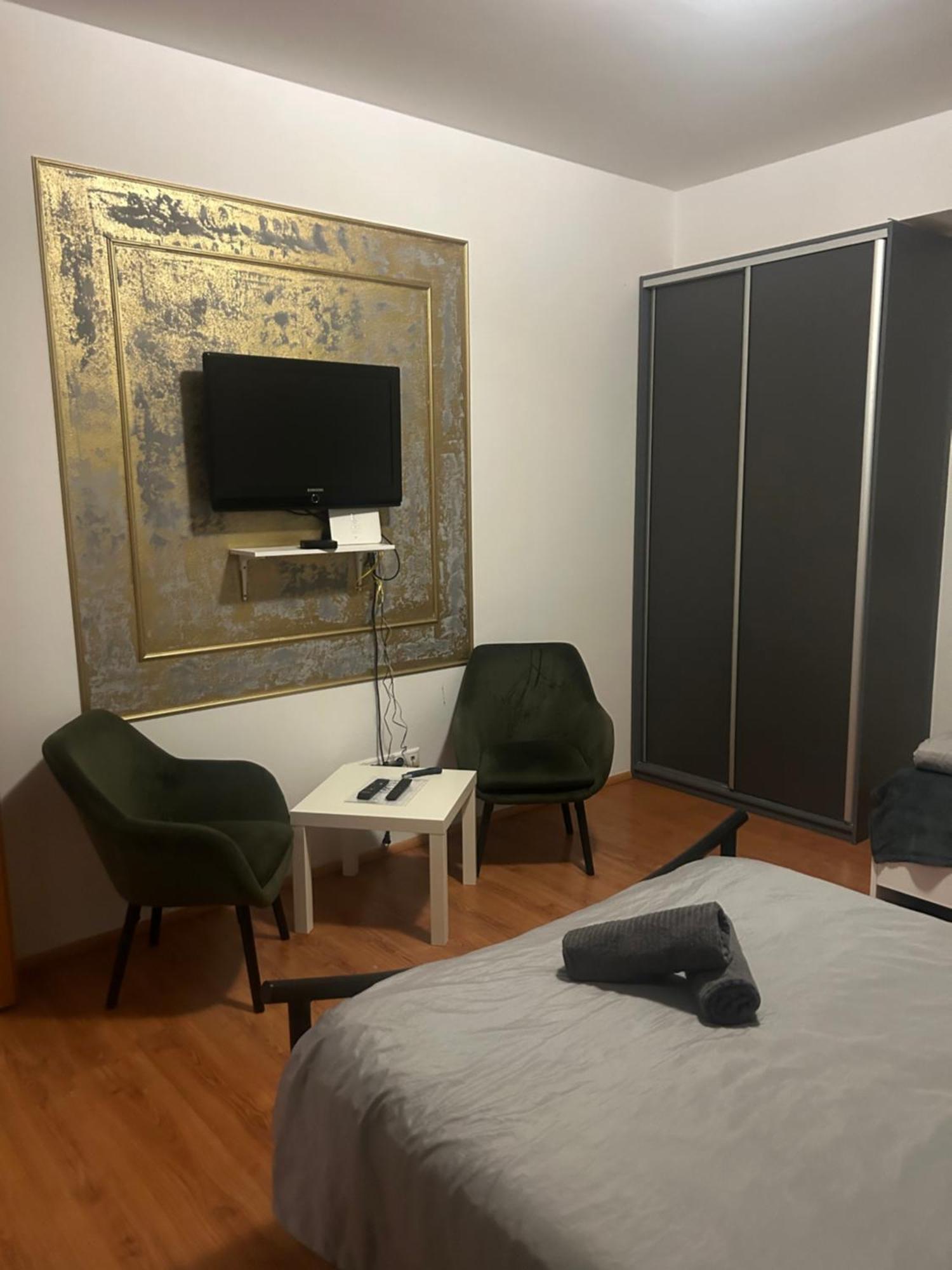 Plaza De Luxe Appartement Bratislava Buitenkant foto